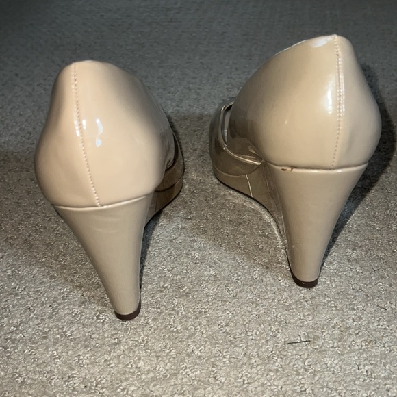 CREAM OPEN TOE HEELS - Picture 3 of 5
